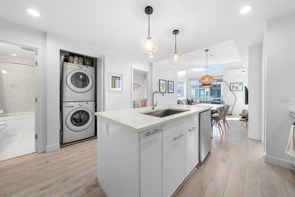 listing image 1107617638403148613