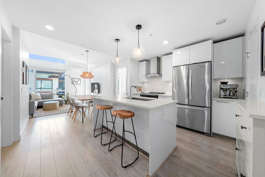 listing image 1103978157345948276