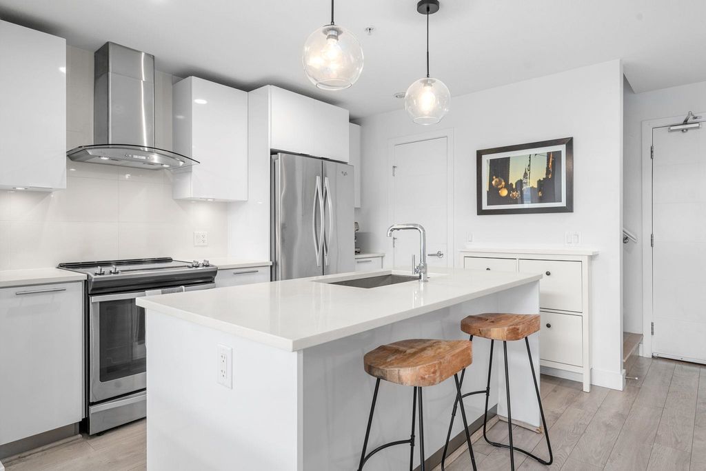 listing image 1103435168530295709