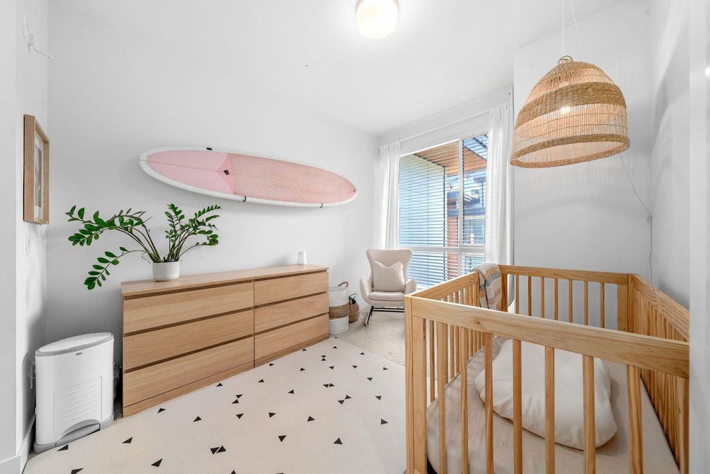 listing image 1104413174229829969