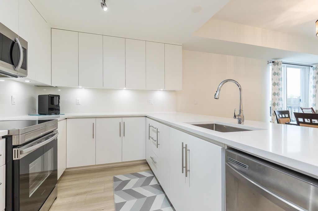 listing image 1109854109404078173