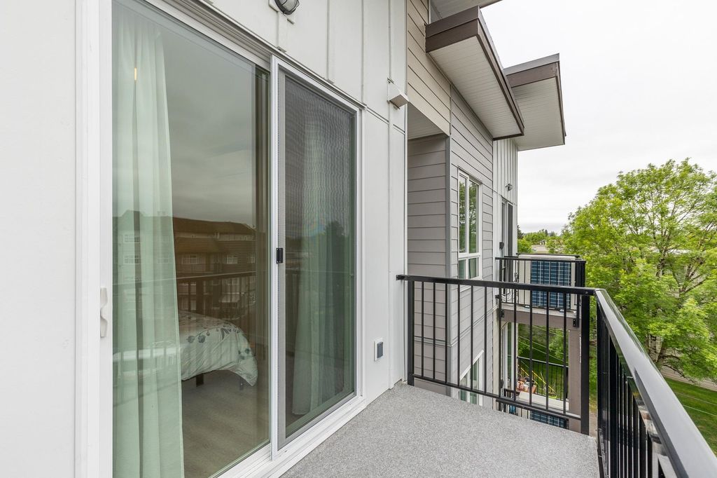 listing image 1105606890398960899