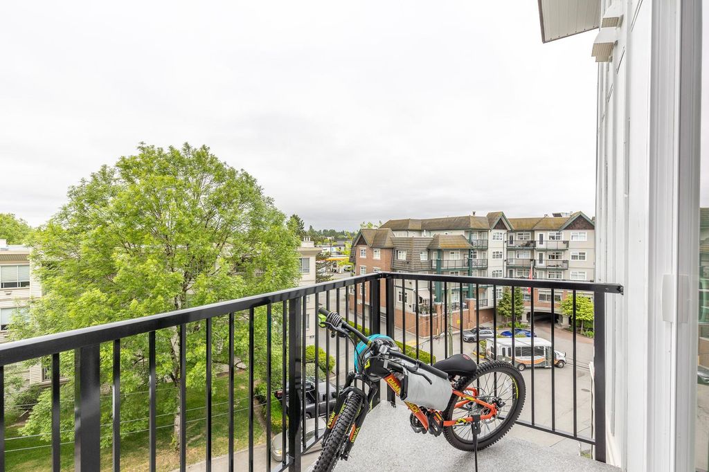listing image 1106418627423445766