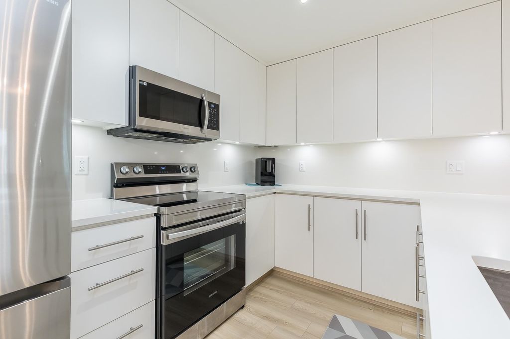 listing image 1101875638886726049