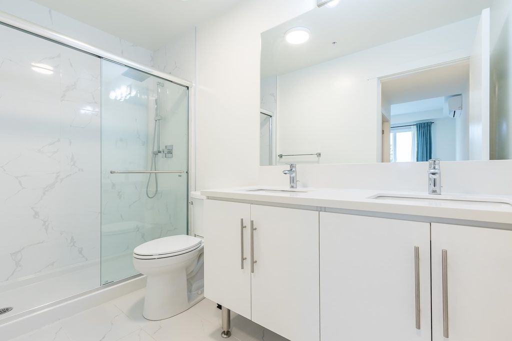 listing image 1103772424845220331