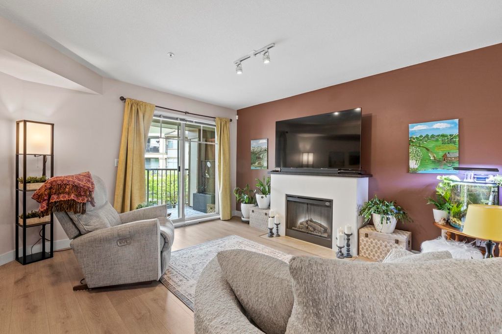 Photo of 12248 224 Street #302, Maple Ridge, BC V2X 8W6 (MLS # R3115054)