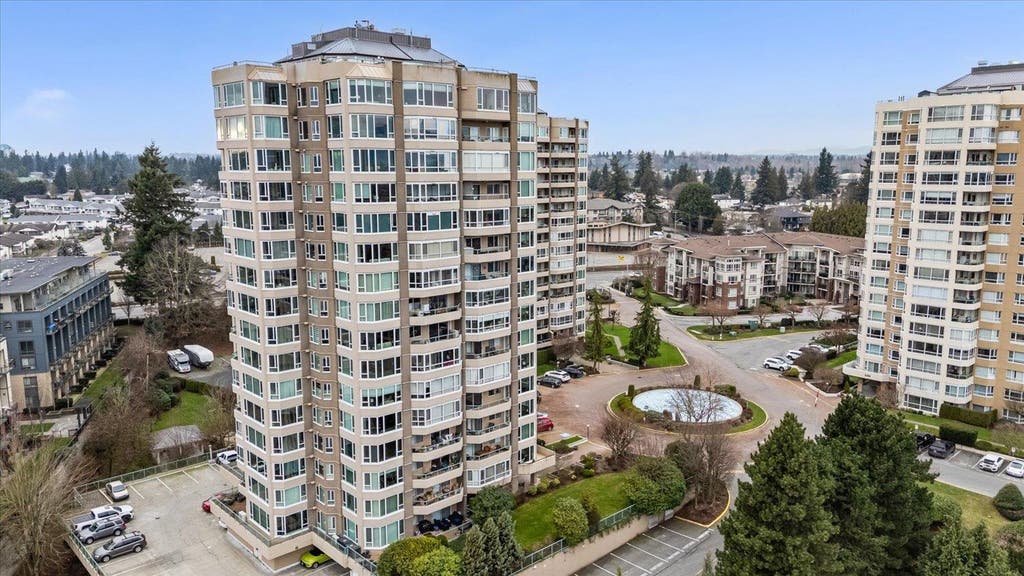 Photo of 3170 Gladwin Road #701, Abbotsford, BC V2T 5T5 (MLS # R3152342)