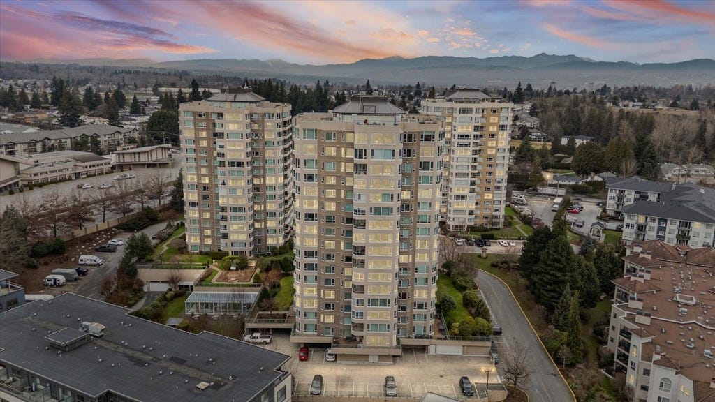 Photo of 3170 Gladwin Road #701, Abbotsford, BC V2T 5T5 (MLS # R3152342)
