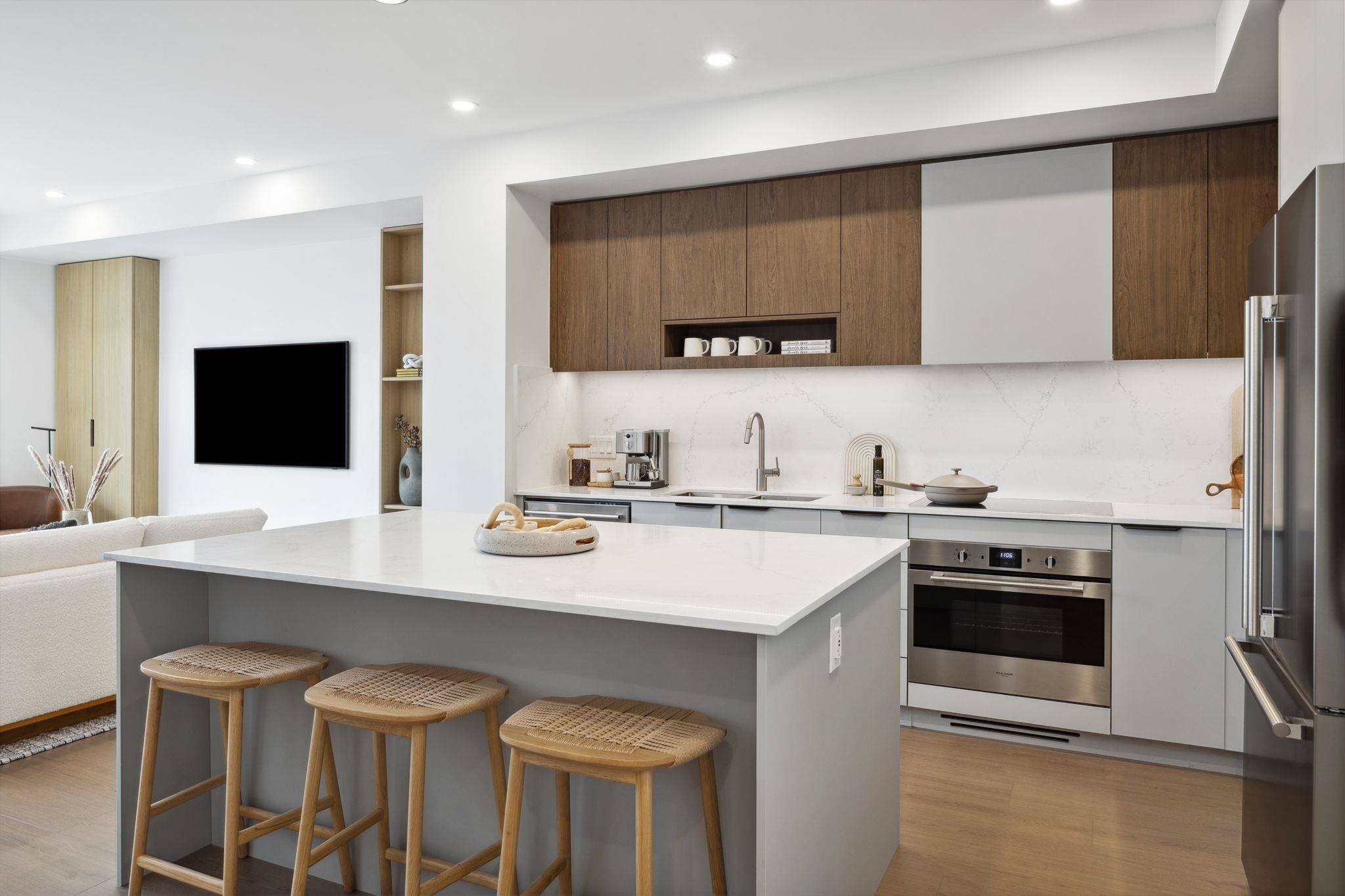 3535 Highland Drive 102