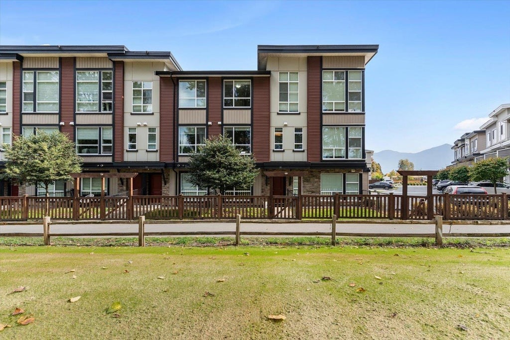 Photo of 8413 Midtown Way #12, Chilliwack, BC V2P 2N1 (MLS # R3173427)