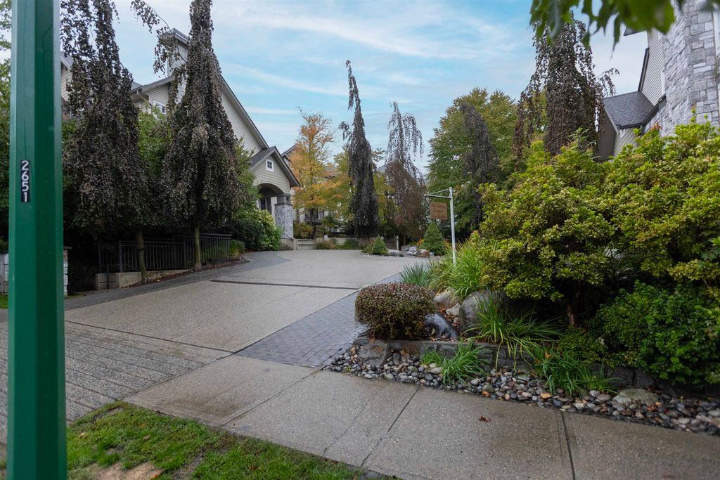 listing image 1104694823937112032
