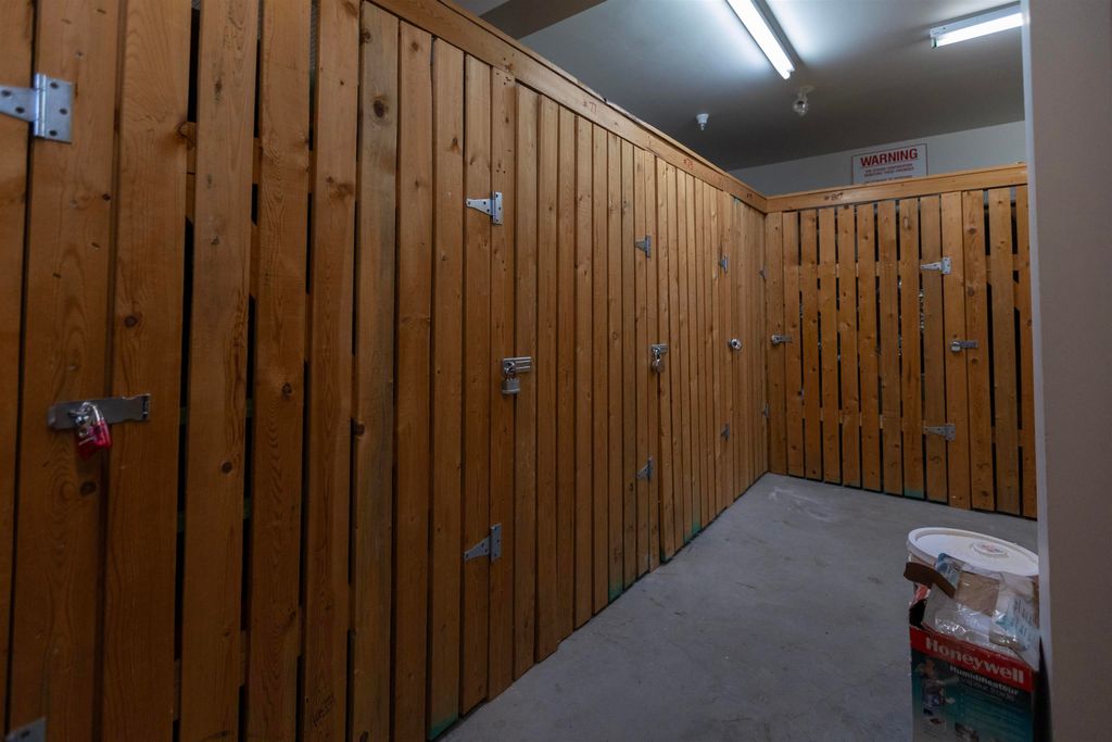 listing image 1102324485892218826