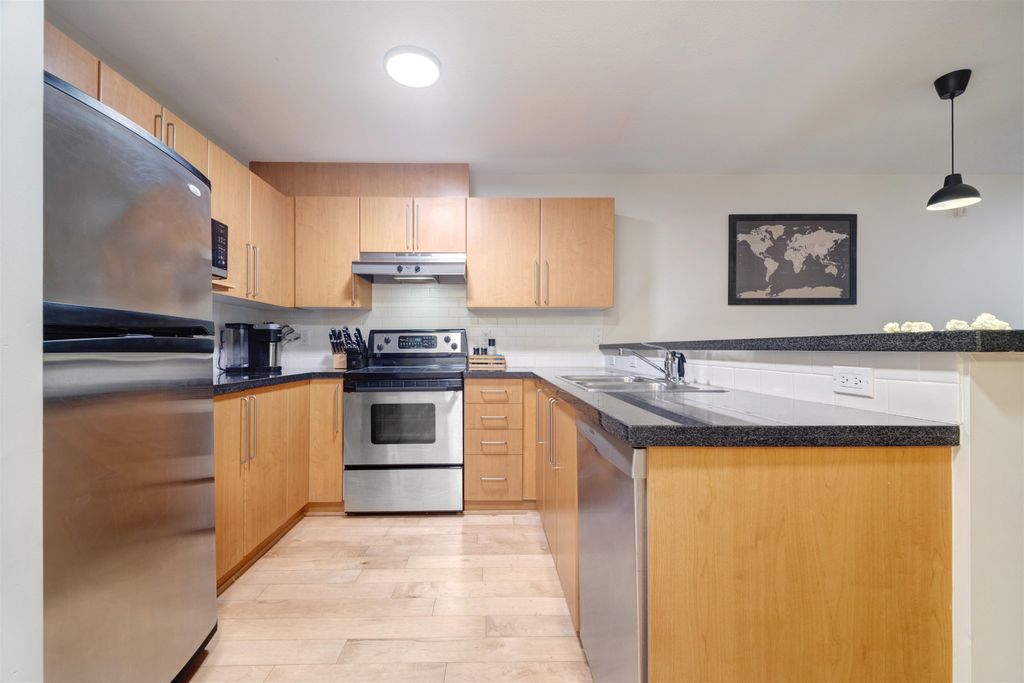 listing image 1105104237591819625