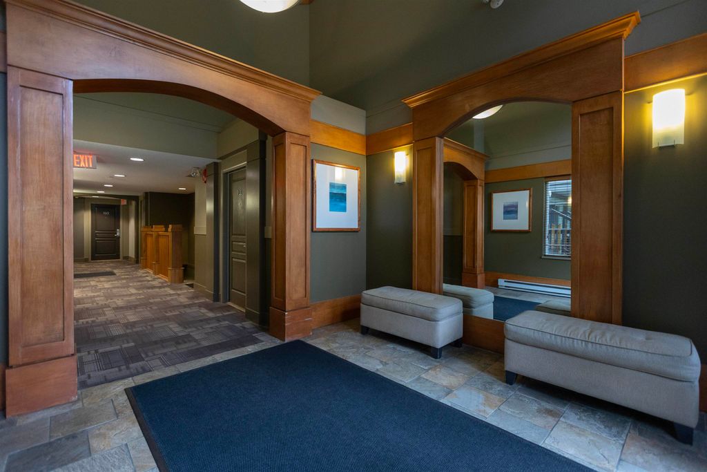 listing image 1102502833094664836