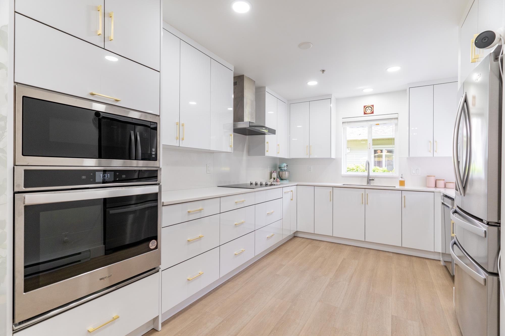 1233 W 16th Street 2