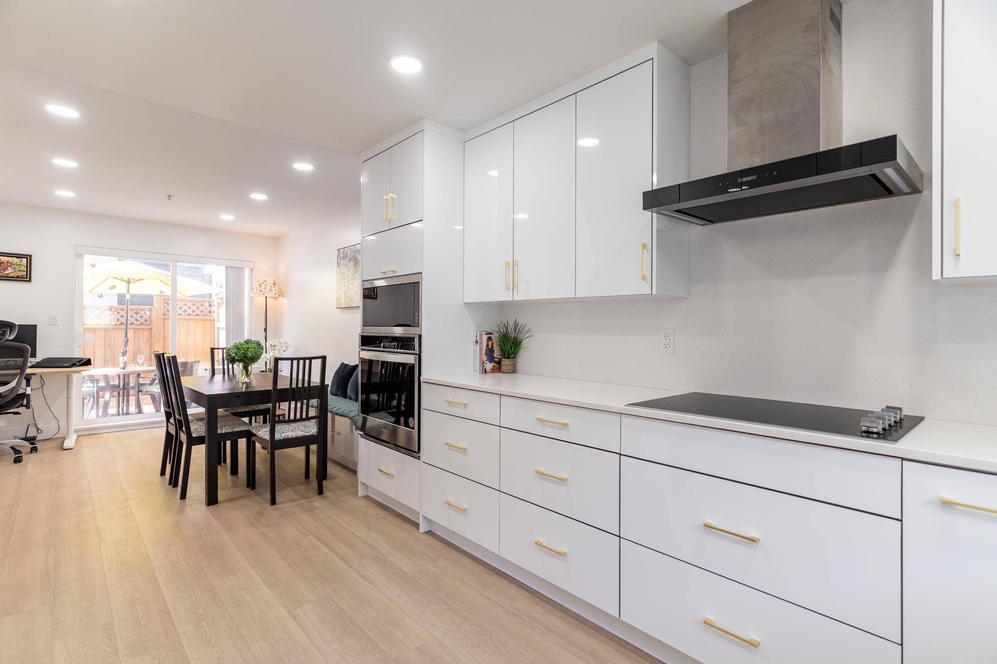 1233 W 16th Street 2