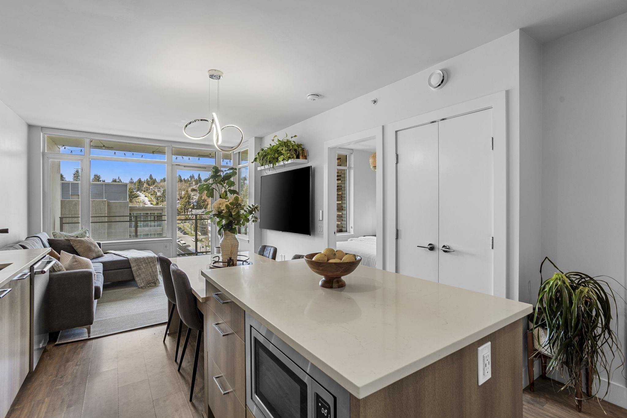 258 Nelson's Court 803