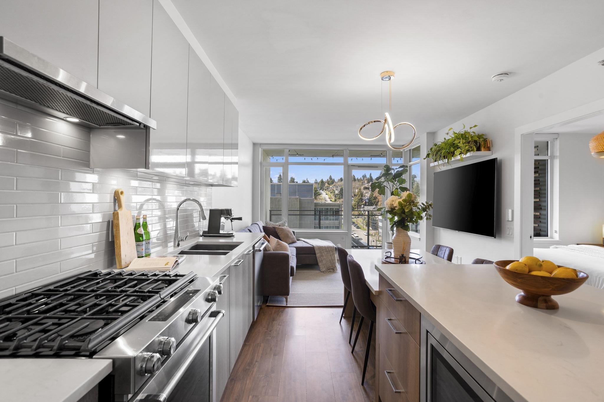 258 Nelson's Court 803