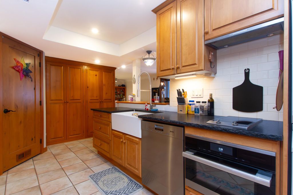 listing image 1106859918796025273