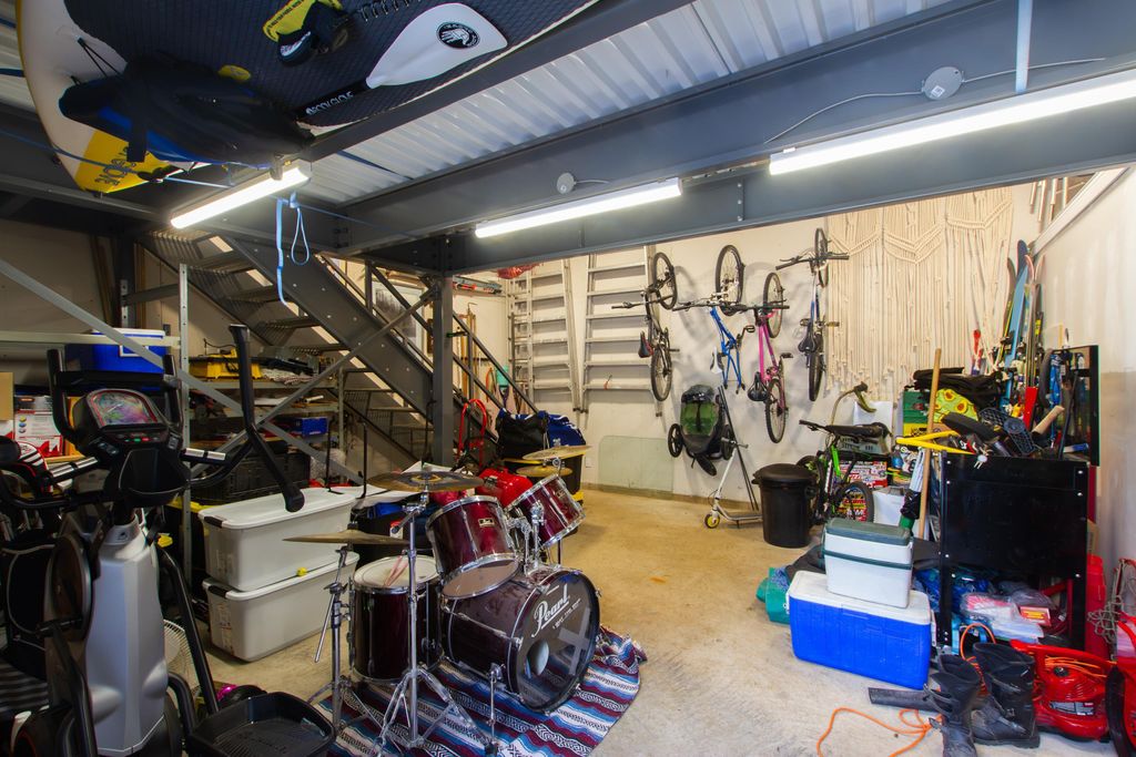 listing image 1101211782881946963
