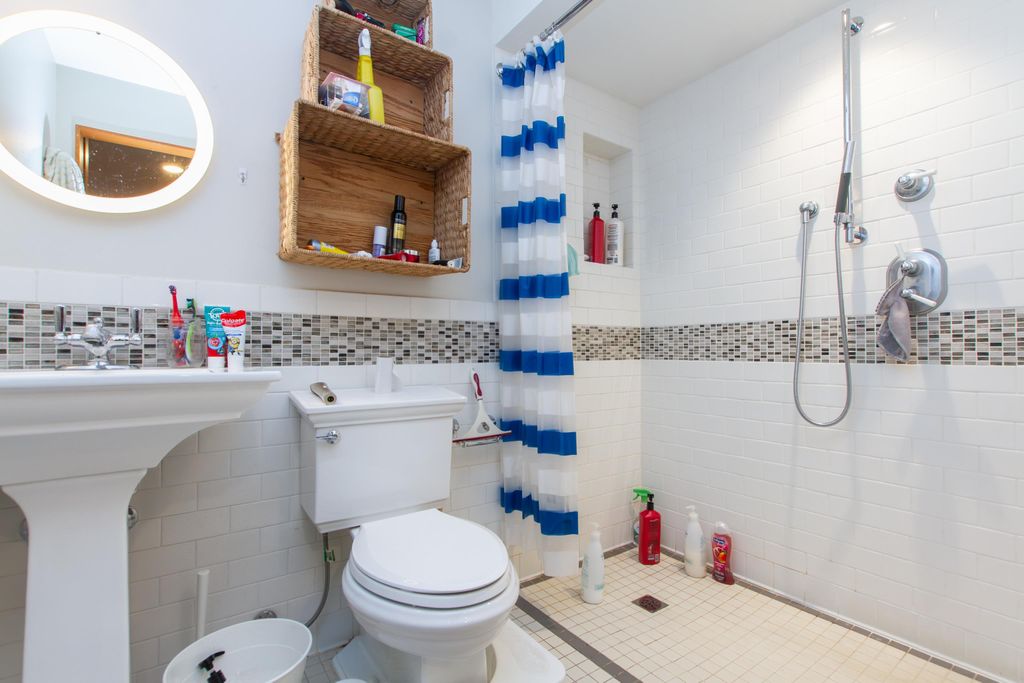 listing image 1105105370341401092