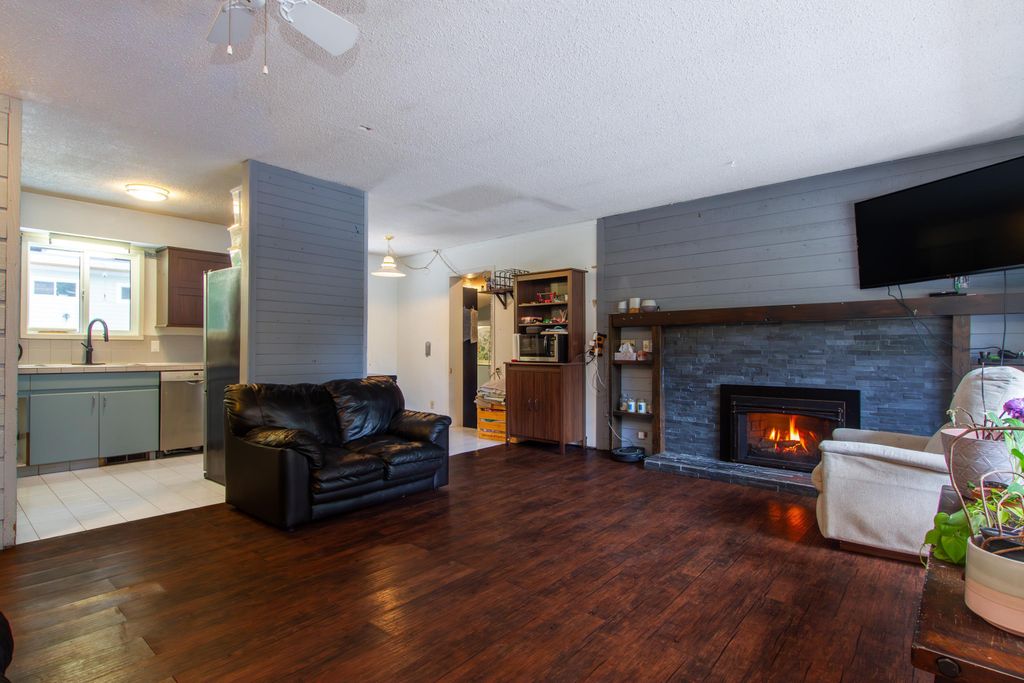 listing image 1105895347082256562