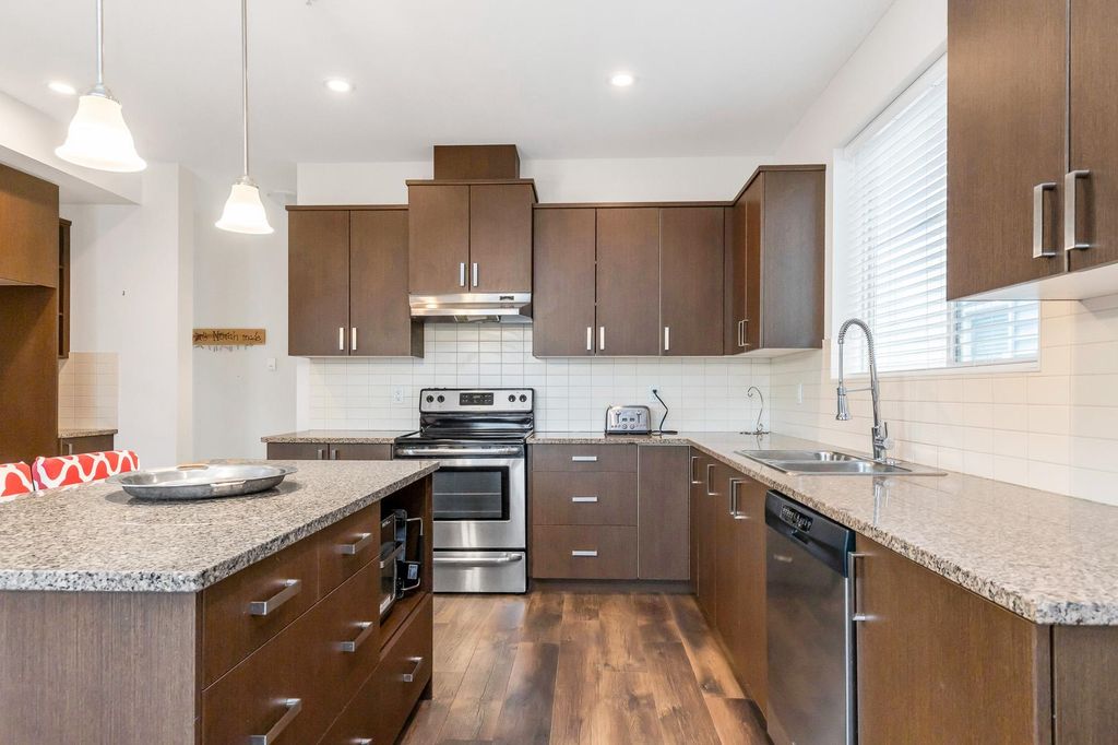 Photo of 10777 Erskine Street, Maple Ridge, BC V2W 0E9 (MLS # R3107366)