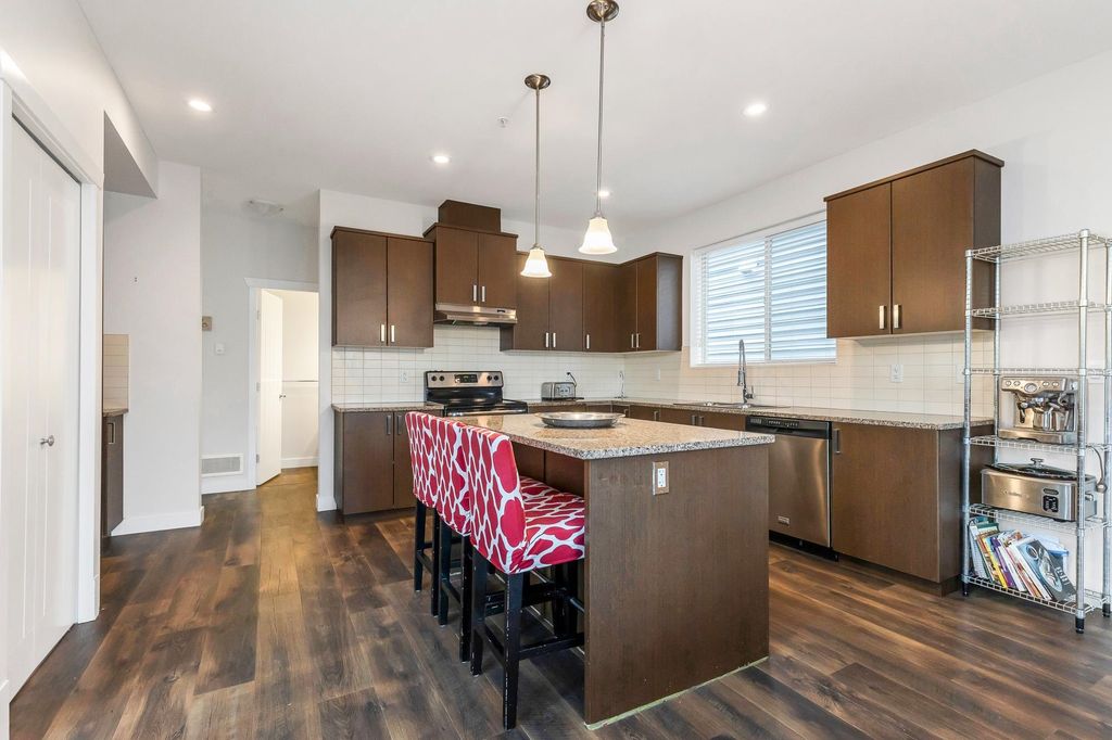 Photo of 10777 Erskine Street, Maple Ridge, BC V2W 0E9 (MLS # R3107366)