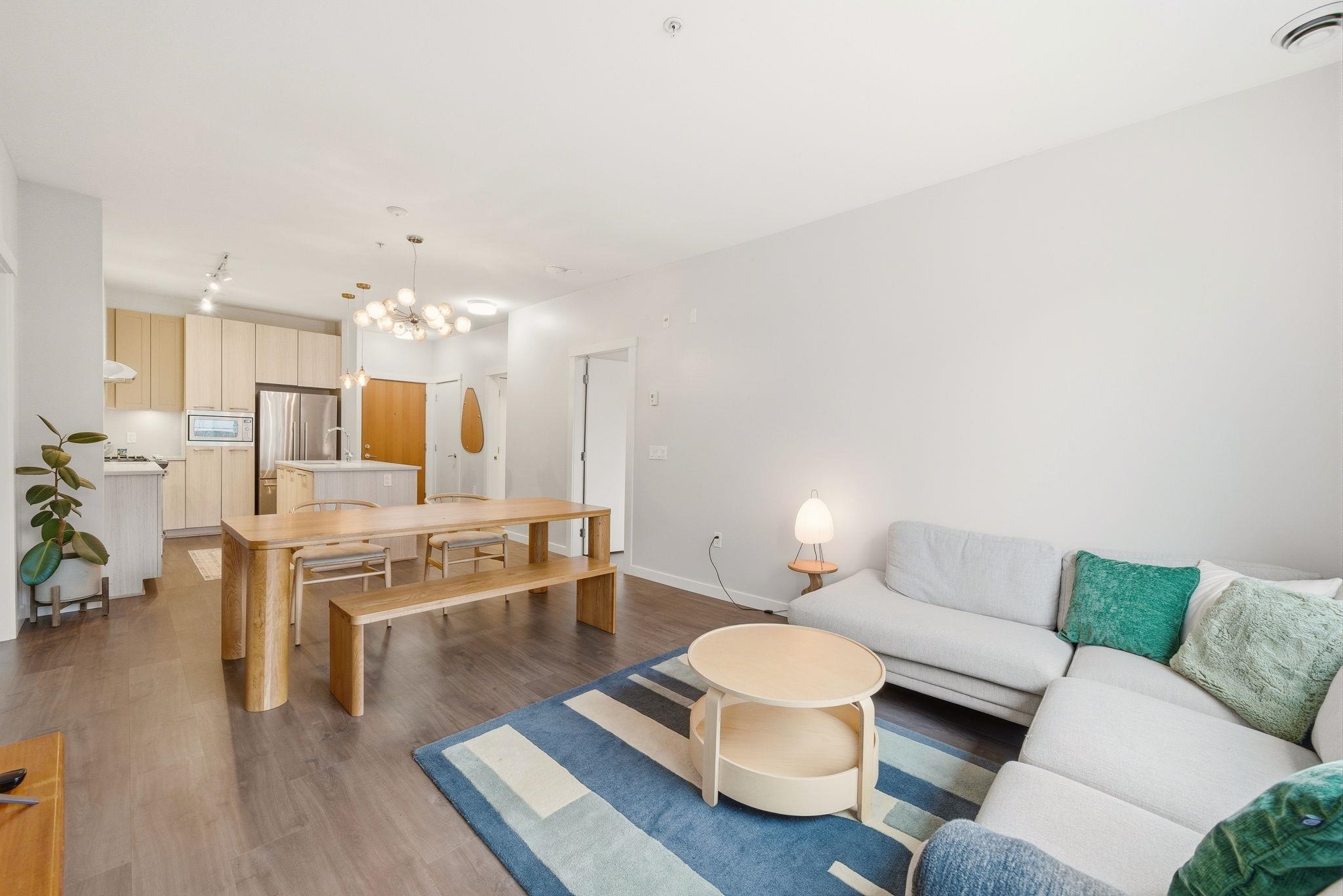 123 W 1st Street 304