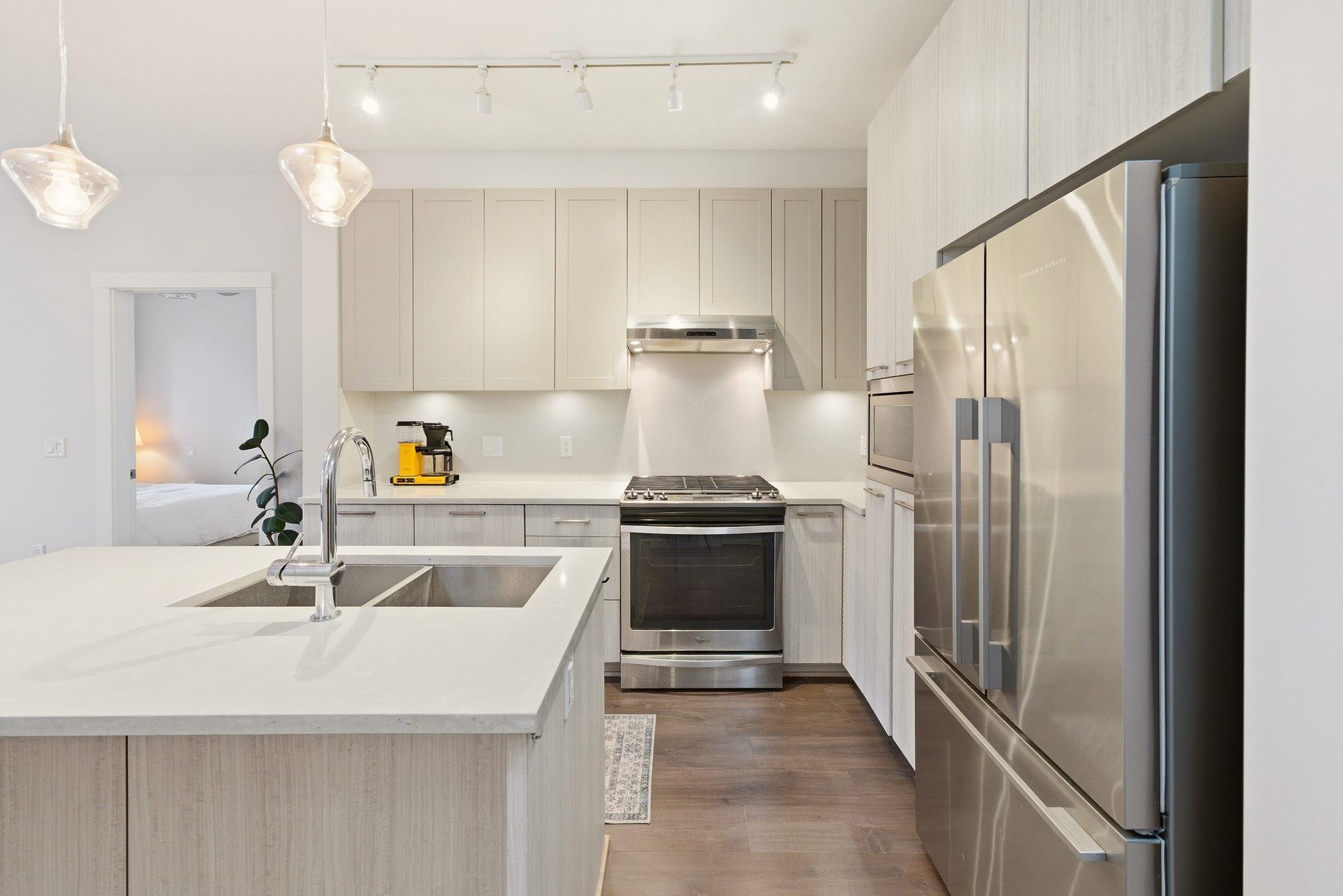 123 W 1st Street 304