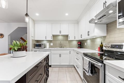 5857 Mayview Circle Burnaby BC V5E 4B7