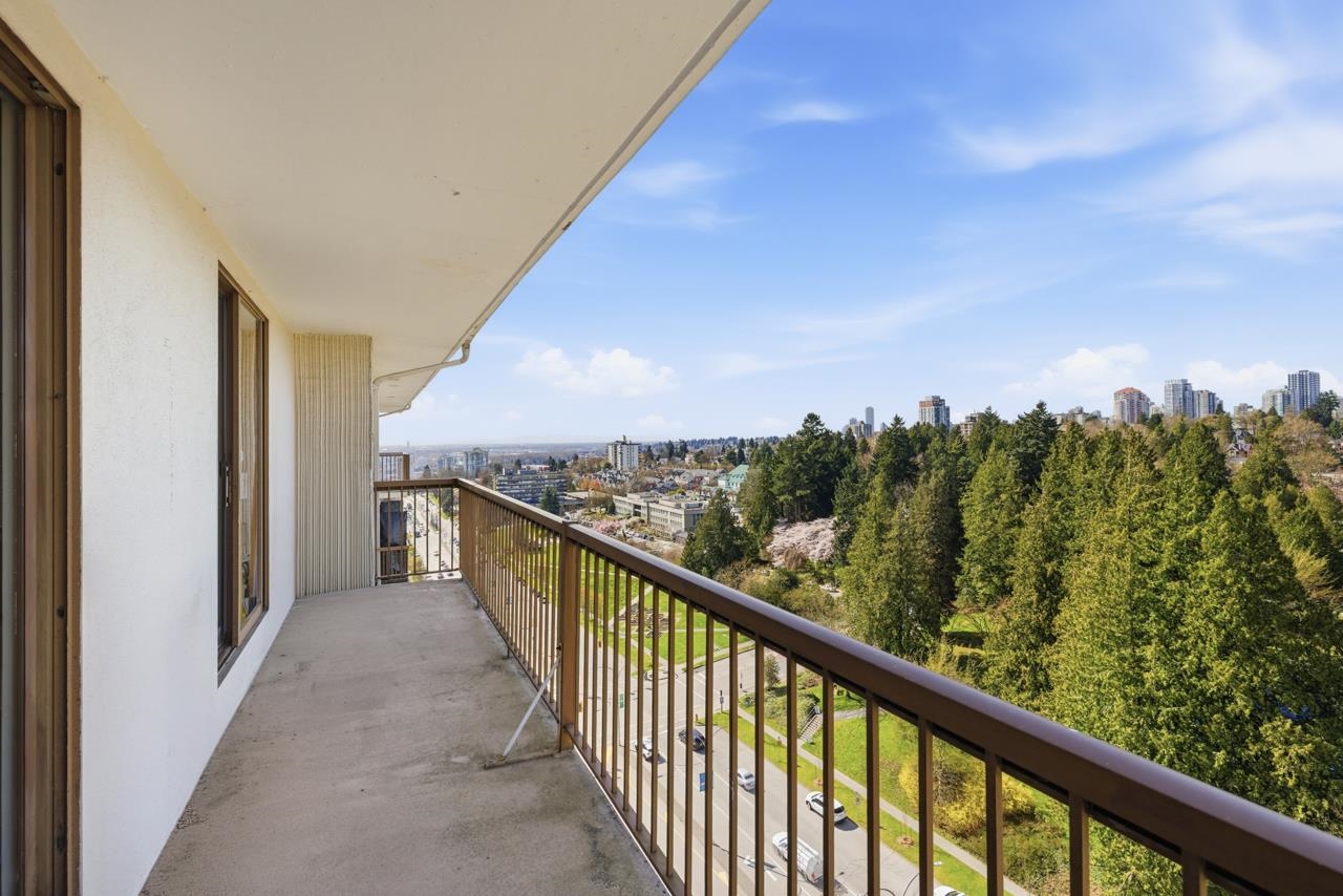 320 Royal Avenue 1605
