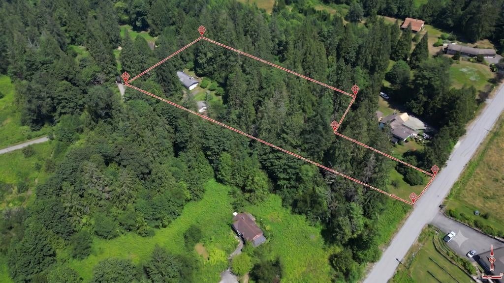 Photo of 25050 Morrisette Place, Maple Ridge, BC V2W 1G8 (MLS # R3143845)