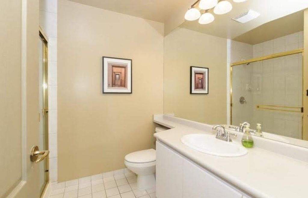 listing image 1101243529164938497