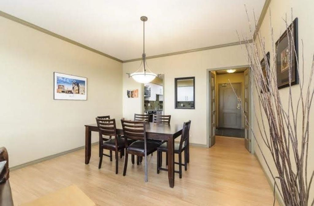 listing image 1105931439589237444