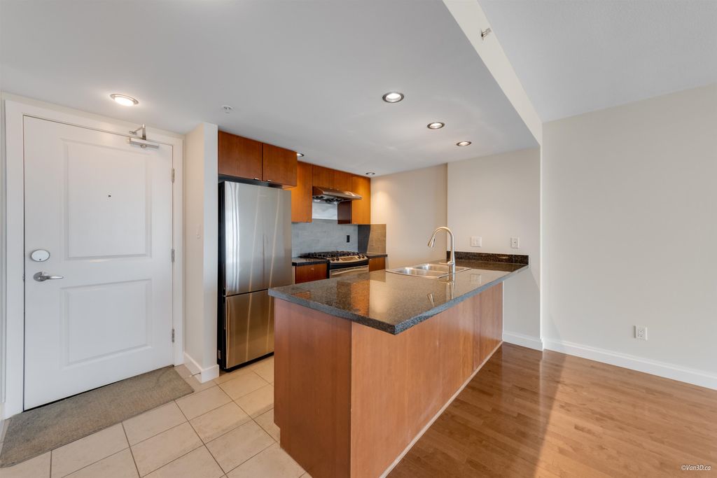 listing image 1106446145243526722
