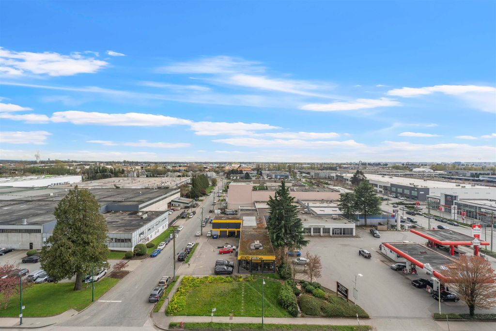 listing image 1100839428837454338