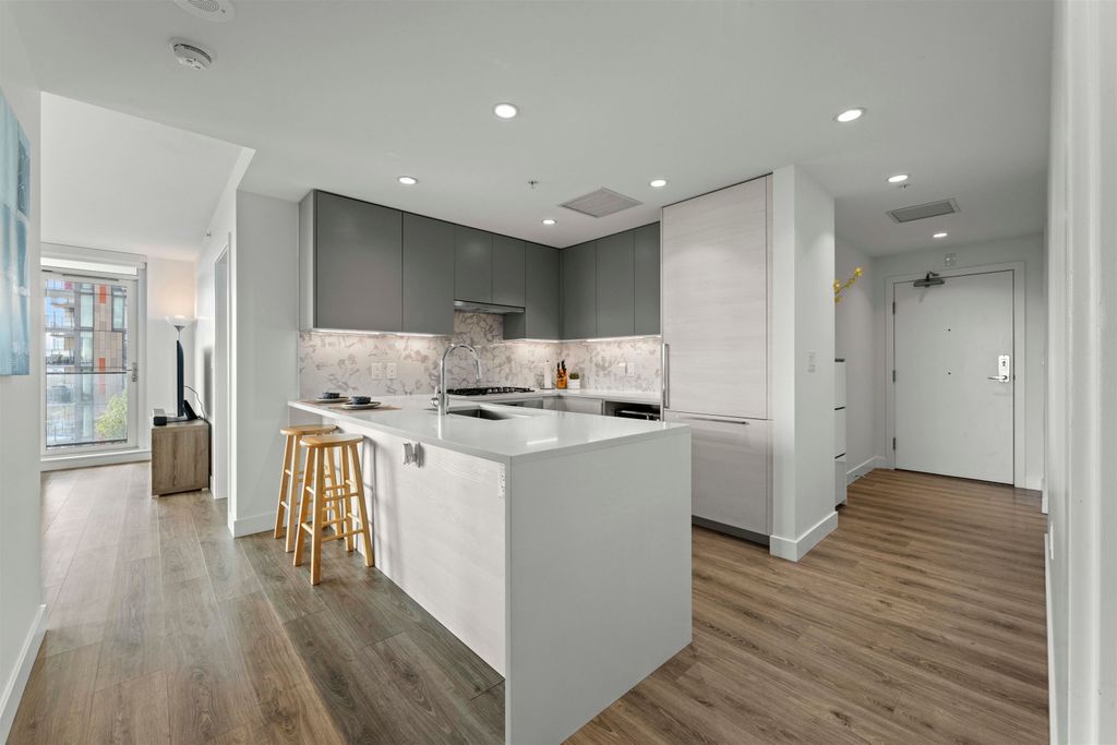 listing image 1102000038898720258