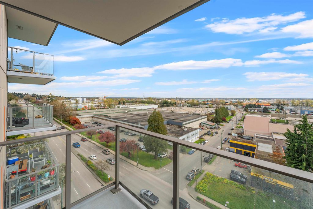 listing image 1100269277522878209