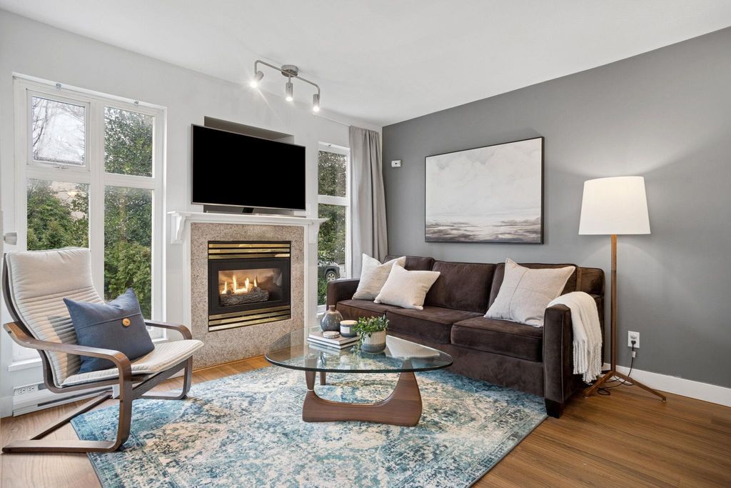 listing image 1105162217251636735