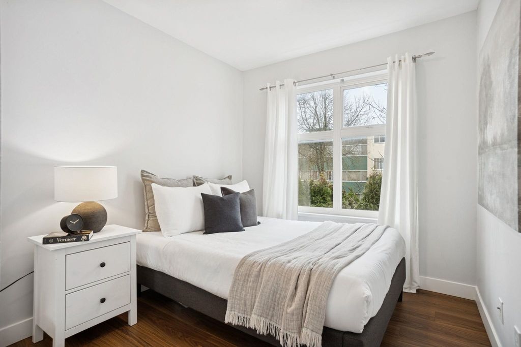 listing image 1104830021815281967