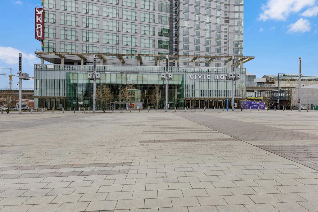 Photo of 13495 Central Avenue #4304, Surrey, BC V3T 0K2 (MLS # R3113666)