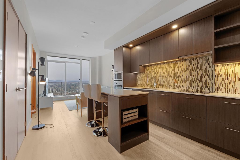 Photo of 13495 Central Avenue #4304, Surrey, BC V3T 0K2 (MLS # R3113666)