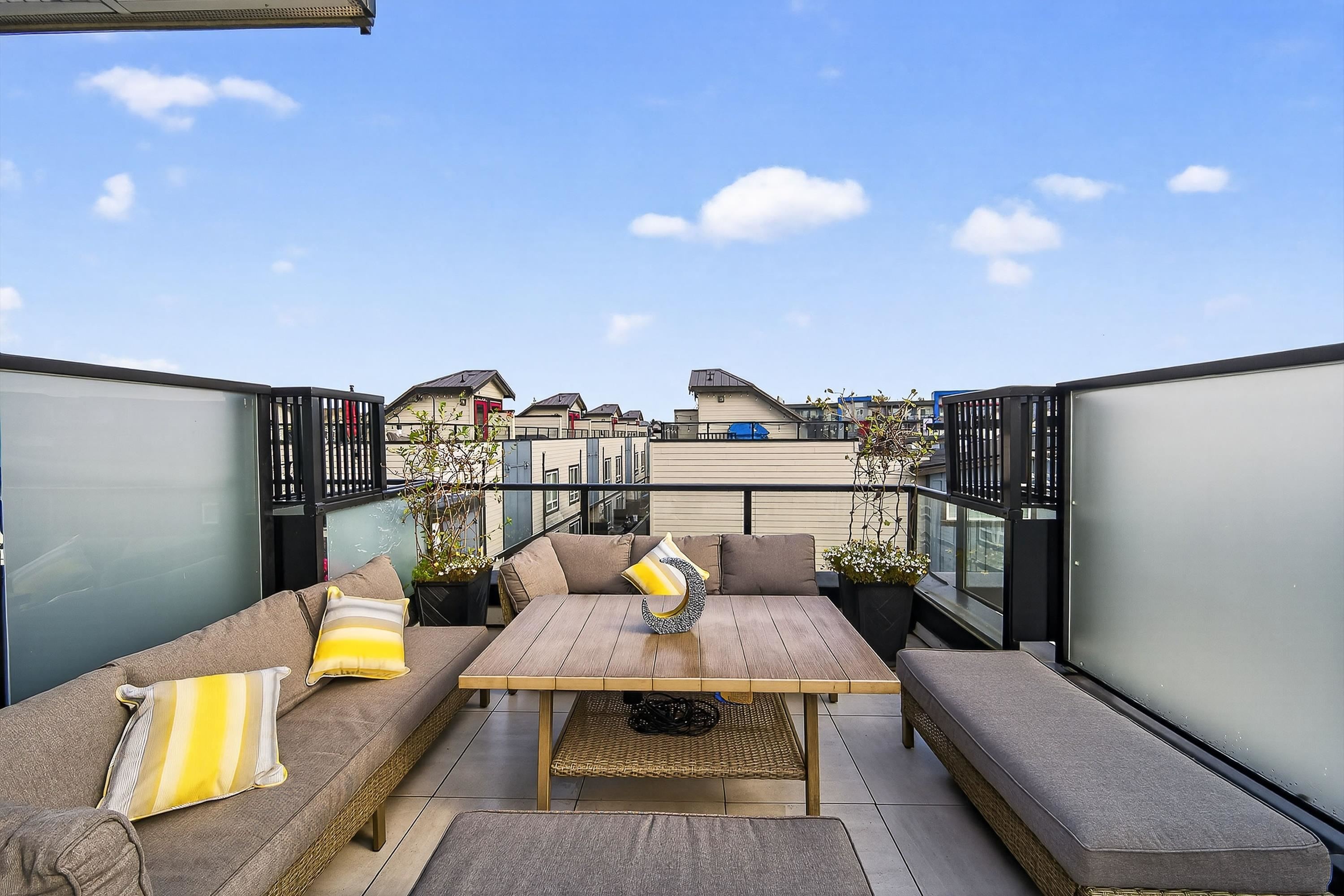 5476 Brydon Crescent 16