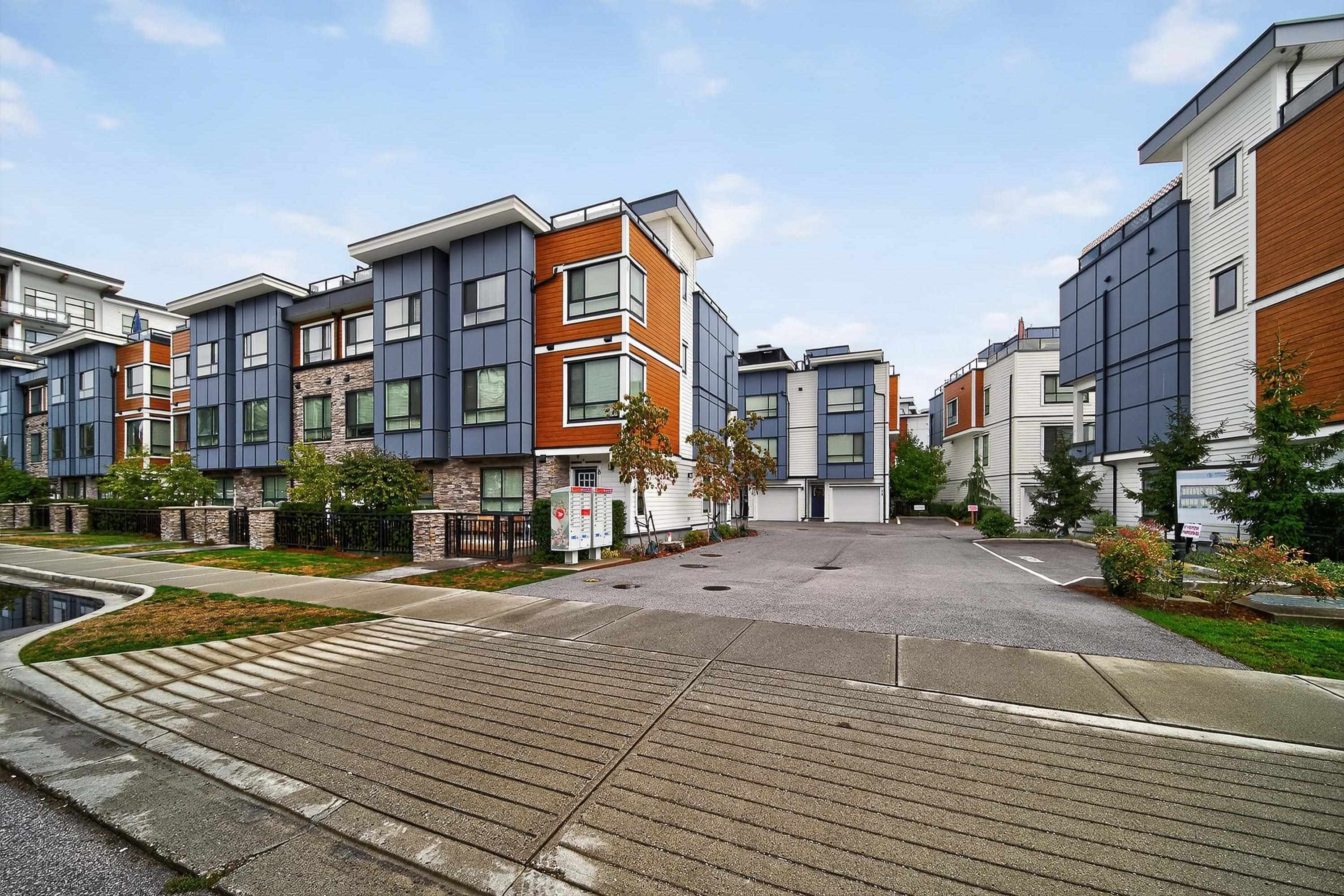 5476 Brydon Crescent 16