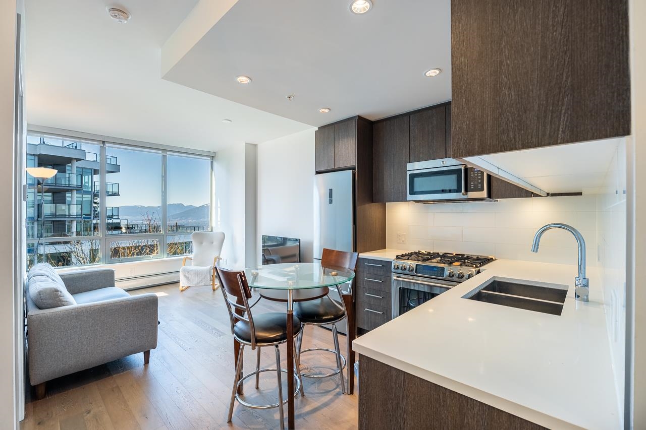 9060 University Crescent 1006