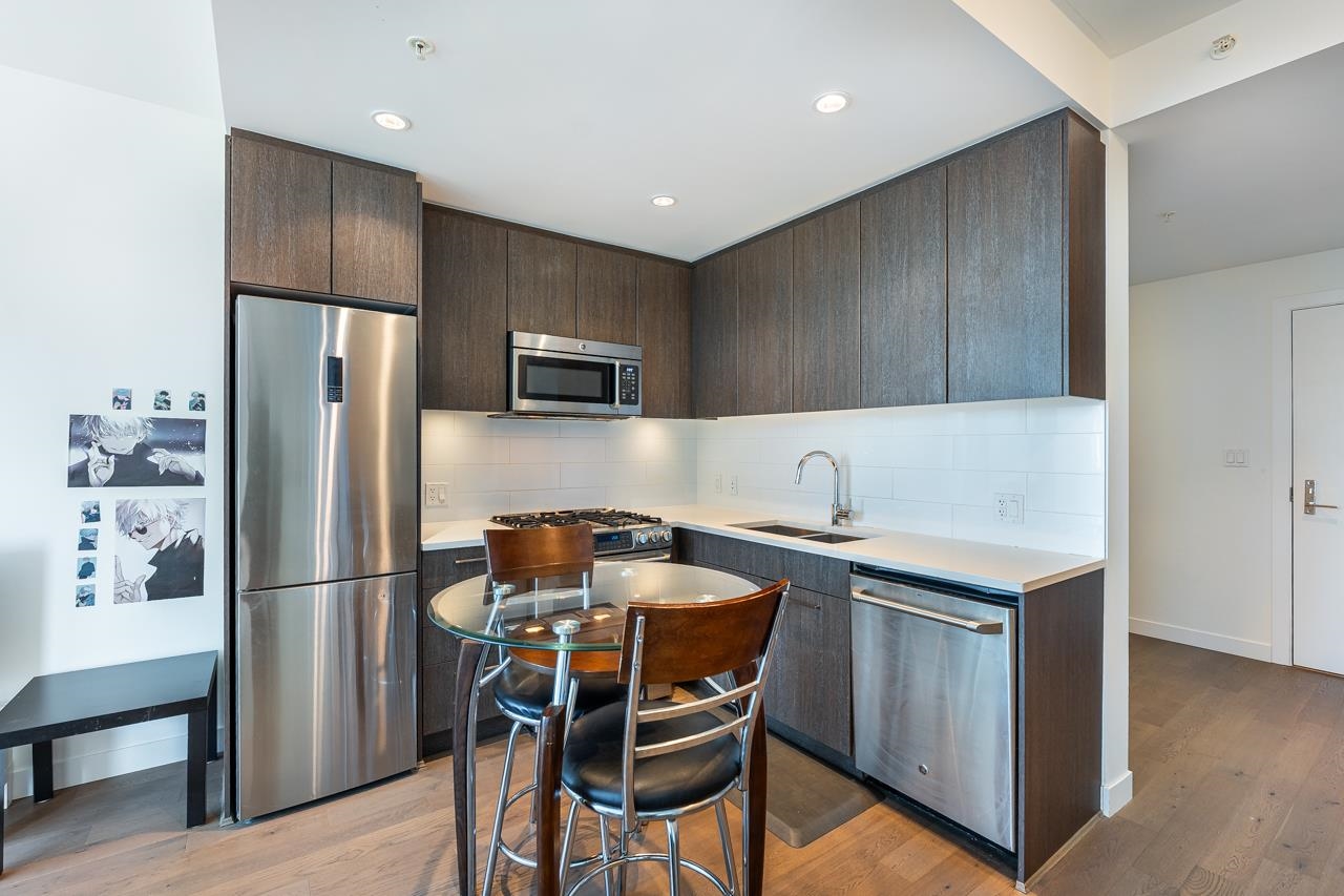 9060 University Crescent 1006