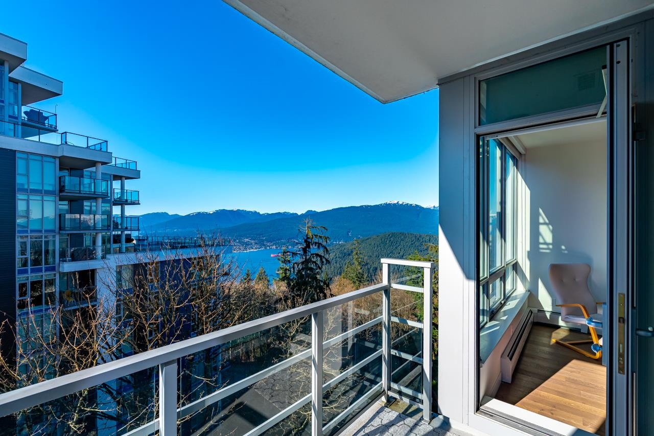 9060 University Crescent 1006