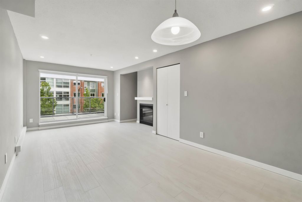 listing image 1101600491078384270