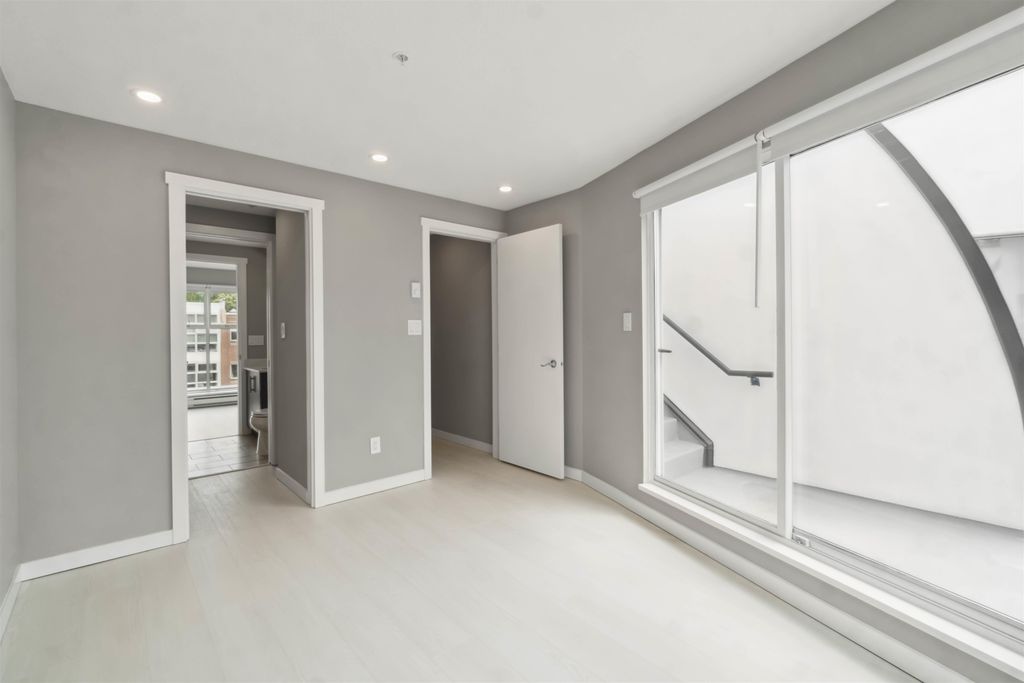 listing image 1100003910673156438